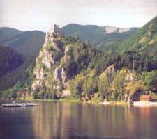 01-02-hrad-strecno.jpg