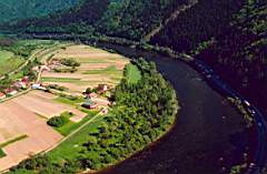 01-07-hrad-strecno.jpg