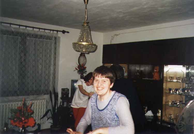 If picture is not shown here, it probably doesnot exist for this quality ... (choose another quality)