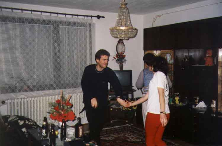 If picture is not shown here, it probably doesnot exist for this quality ... (choose another quality)