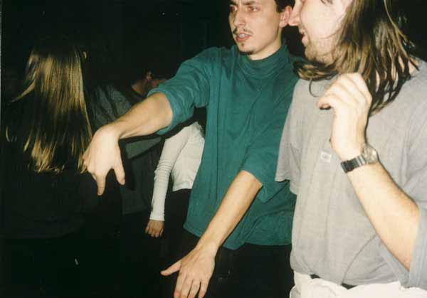 If picture is not shown here, it probably doesnot exist for this quality ... (choose another quality)