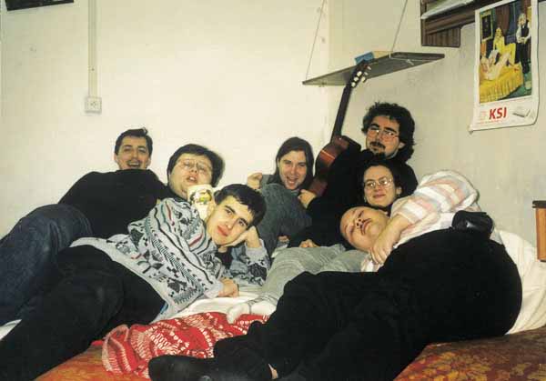 If picture is not shown here, it probably doesnot exist for this quality ... (choose another quality)