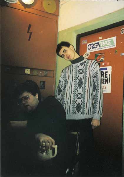 If picture is not shown here, it probably doesnot exist for this quality ... (choose another quality)