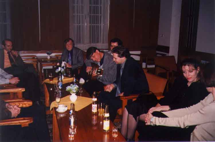 If picture is not shown here, it probably doesnot exist for this quality ... (choose another quality)