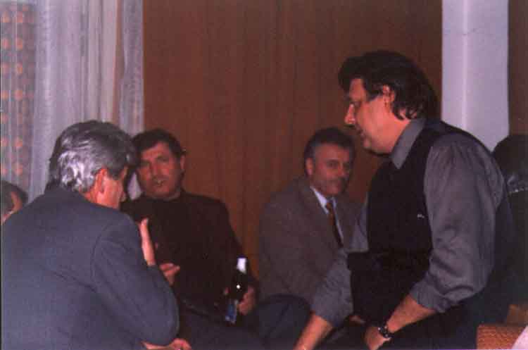 If picture is not shown here, it probably doesnot exist for this quality ... (choose another quality)