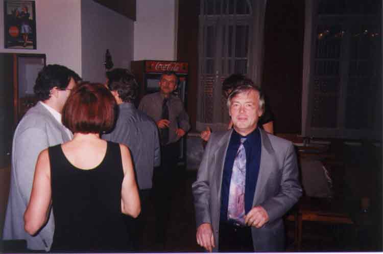 If picture is not shown here, it probably doesnot exist for this quality ... (choose another quality)