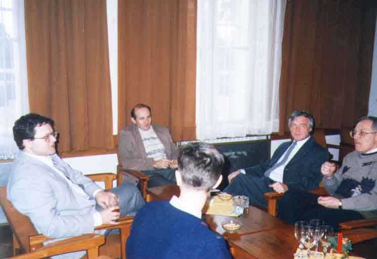 If picture is not shown here, it probably doesnot exist for this quality ... (choose another quality)