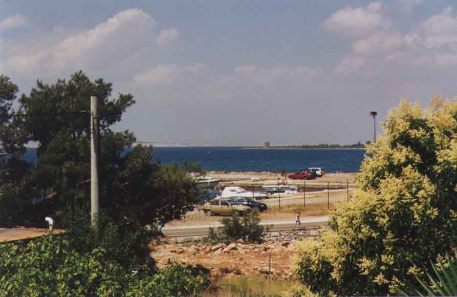 If picture is not shown here, it probably doesnot exist for this quality ... (choose another quality)