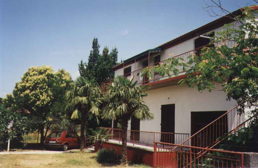 If picture is not shown here, it probably doesnot exist for this quality ... (choose another quality)