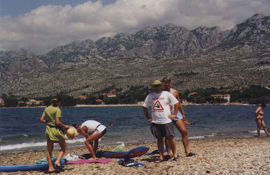 If picture is not shown here, it probably doesnot exist for this quality ... (choose another quality)