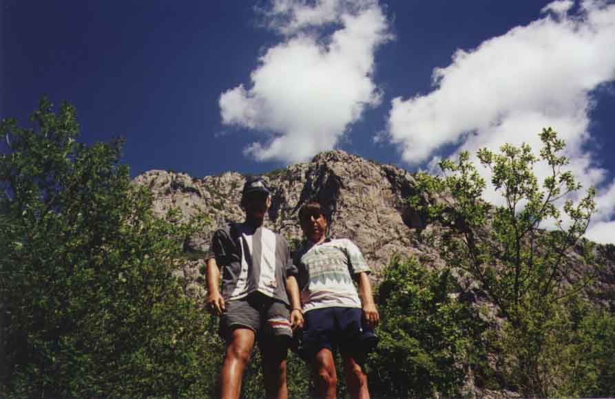 If picture is not shown here, it probably doesnot exist for this quality ... (choose another quality)