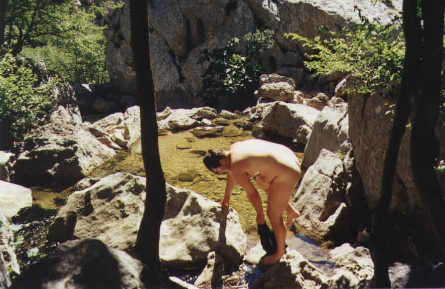 If picture is not shown here, it probably doesnot exist for this quality ... (choose another quality)