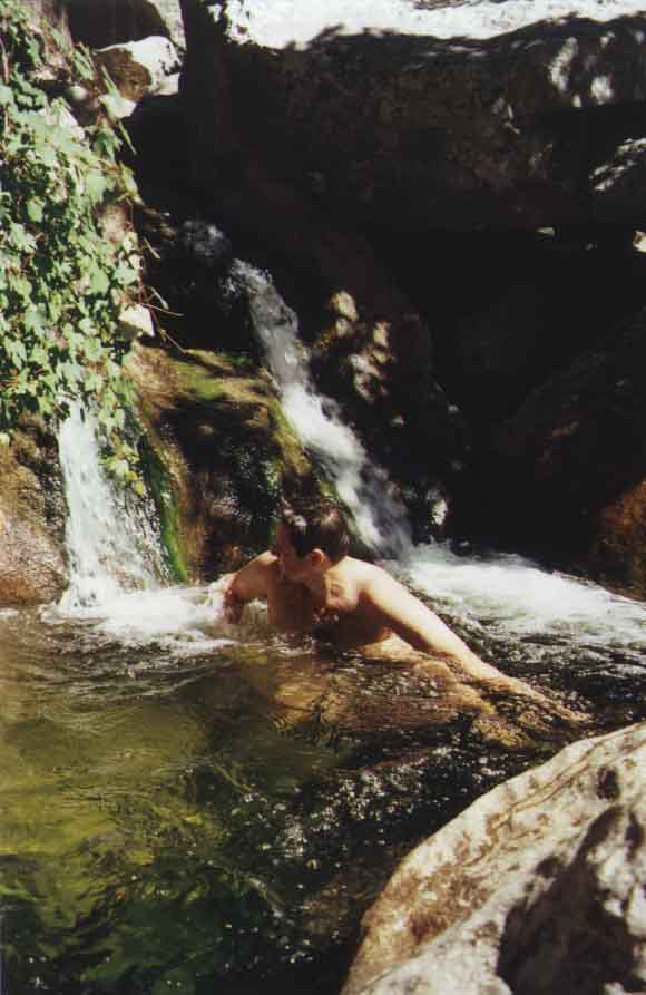 If picture is not shown here, it probably doesnot exist for this quality ... (choose another quality)