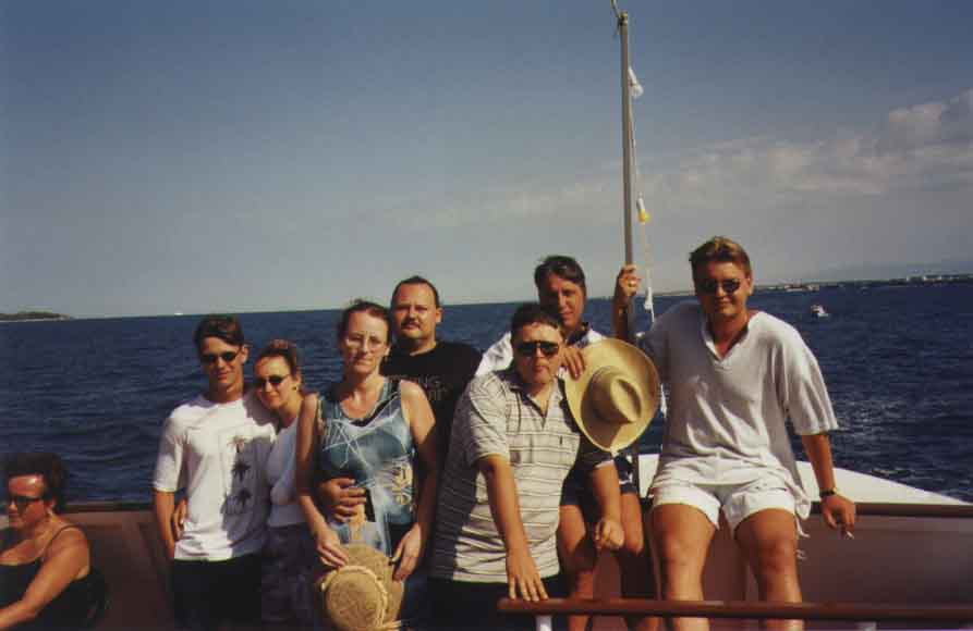 If picture is not shown here, it probably doesnot exist for this quality ... (choose another quality)