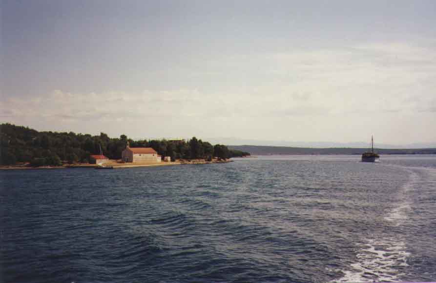 If picture is not shown here, it probably doesnot exist for this quality ... (choose another quality)