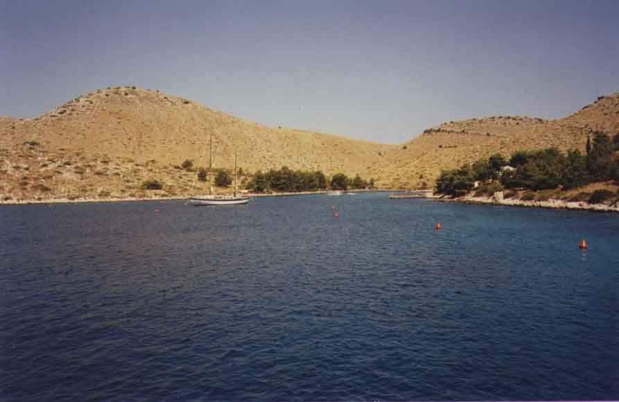 If picture is not shown here, it probably doesnot exist for this quality ... (choose another quality)