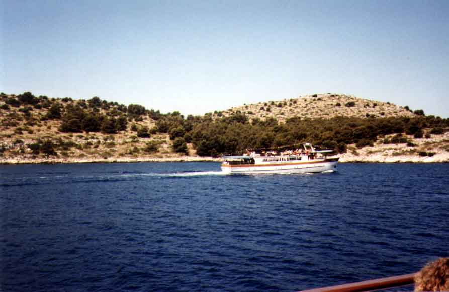 If picture is not shown here, it probably doesnot exist for this quality ... (choose another quality)