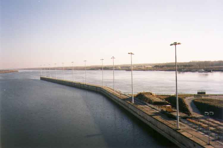 If picture is not shown here, it probably doesnot exist for this quality ... (choose another quality)