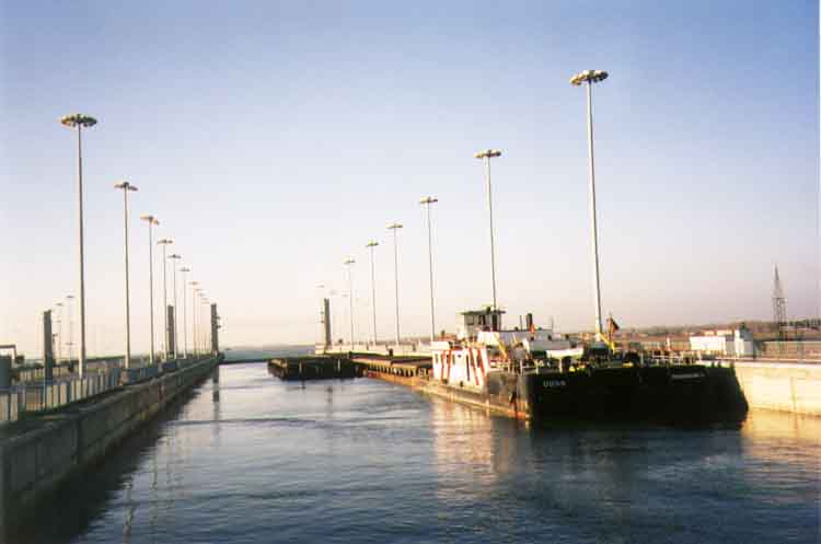 If picture is not shown here, it probably doesnot exist for this quality ... (choose another quality)