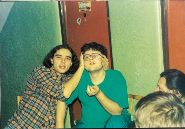 If picture is not shown here, it probably doesnot exist for this quality ... (choose another quality)