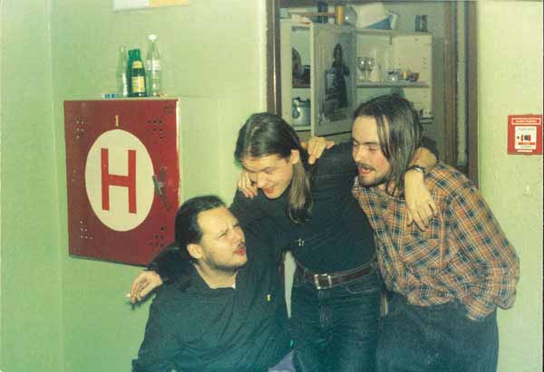 If picture is not shown here, it probably doesnot exist for this quality ... (choose another quality)