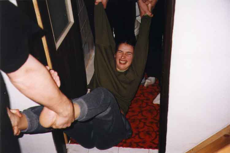 If picture is not shown here, it probably doesnot exist for this quality ... (choose another quality)