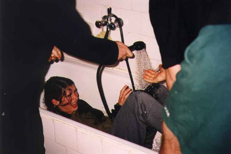 If picture is not shown here, it probably doesnot exist for this quality ... (choose another quality)