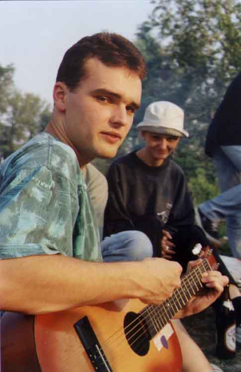 If picture is not shown here, it probably doesnot exist for this quality ... (choose another quality)