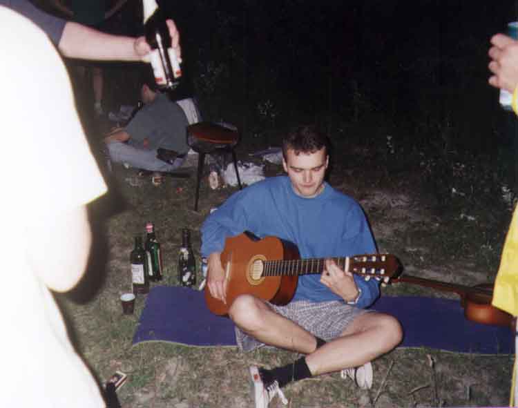 If picture is not shown here, it probably doesnot exist for this quality ... (choose another quality)