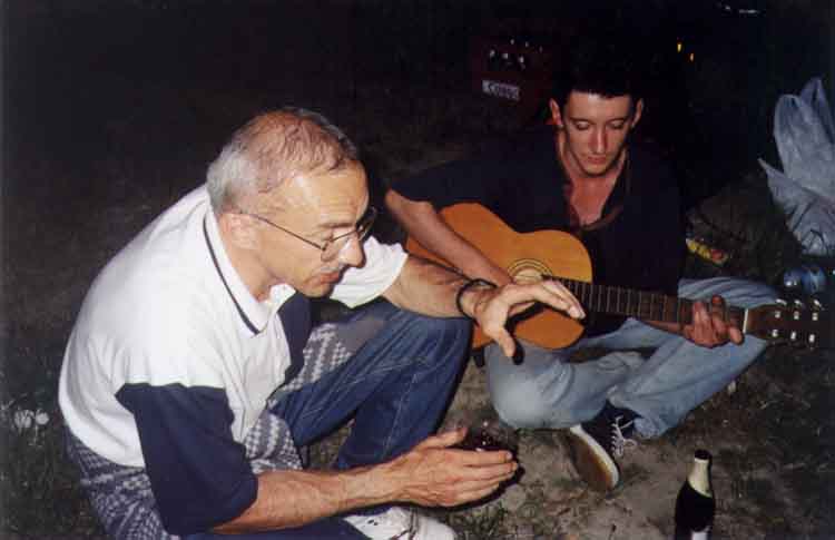 If picture is not shown here, it probably doesnot exist for this quality ... (choose another quality)