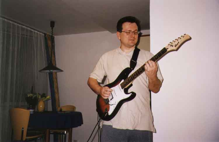 If picture is not shown here, it probably doesnot exist for this quality ... (choose another quality)