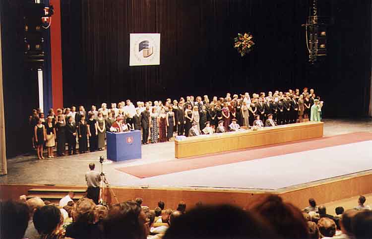 If picture is not shown here, it probably doesnot exist for this quality ... (choose another quality)