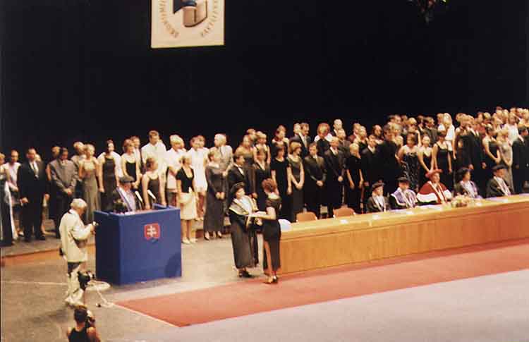 If picture is not shown here, it probably doesnot exist for this quality ... (choose another quality)