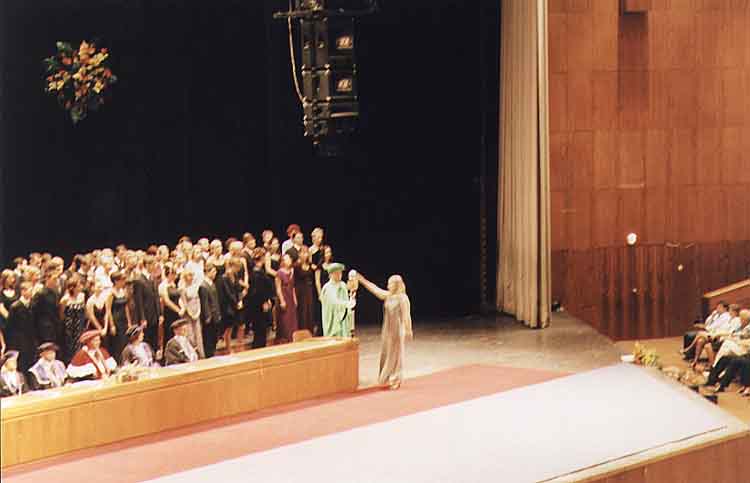 If picture is not shown here, it probably doesnot exist for this quality ... (choose another quality)