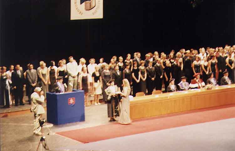 If picture is not shown here, it probably doesnot exist for this quality ... (choose another quality)