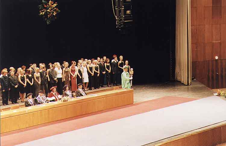 If picture is not shown here, it probably doesnot exist for this quality ... (choose another quality)