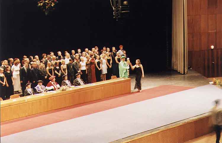 If picture is not shown here, it probably doesnot exist for this quality ... (choose another quality)