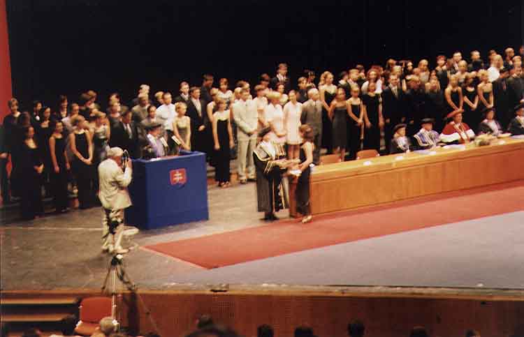 If picture is not shown here, it probably doesnot exist for this quality ... (choose another quality)