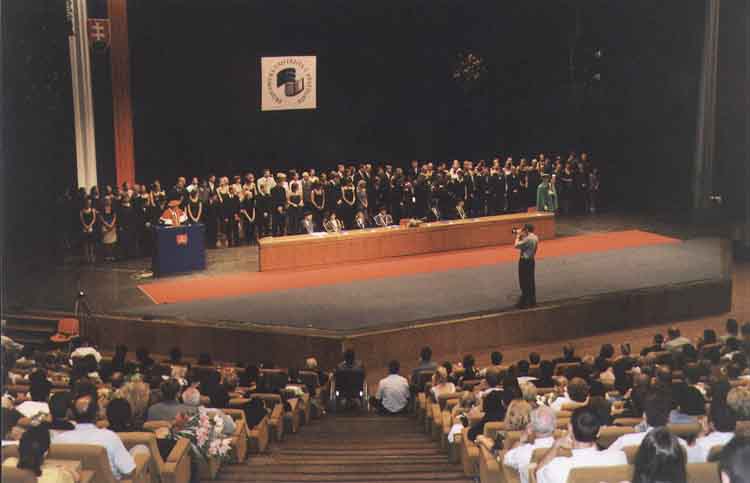 If picture is not shown here, it probably doesnot exist for this quality ... (choose another quality)