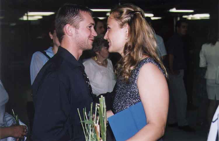 If picture is not shown here, it probably doesnot exist for this quality ... (choose another quality)