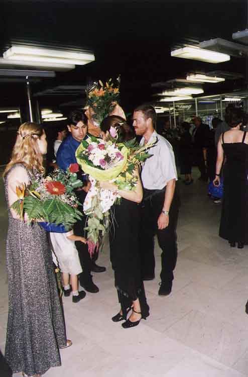 If picture is not shown here, it probably doesnot exist for this quality ... (choose another quality)