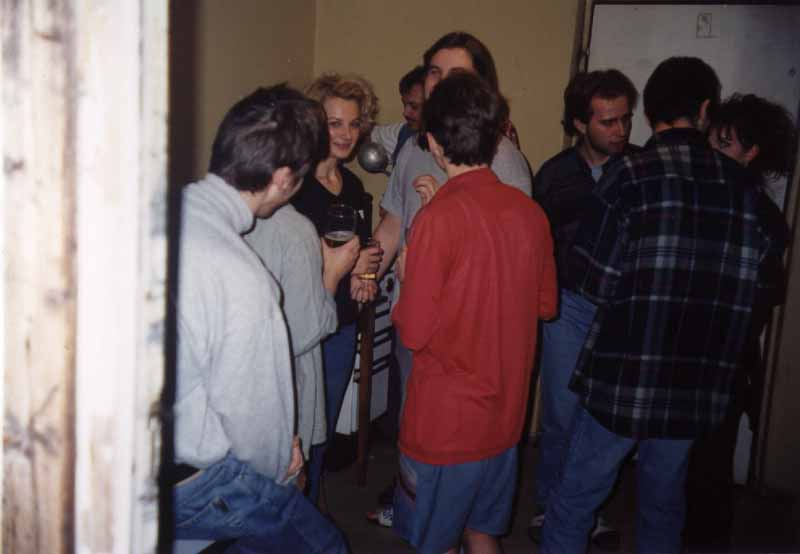 If picture is not shown here, it probably doesnot exist for this quality ... (choose another quality)