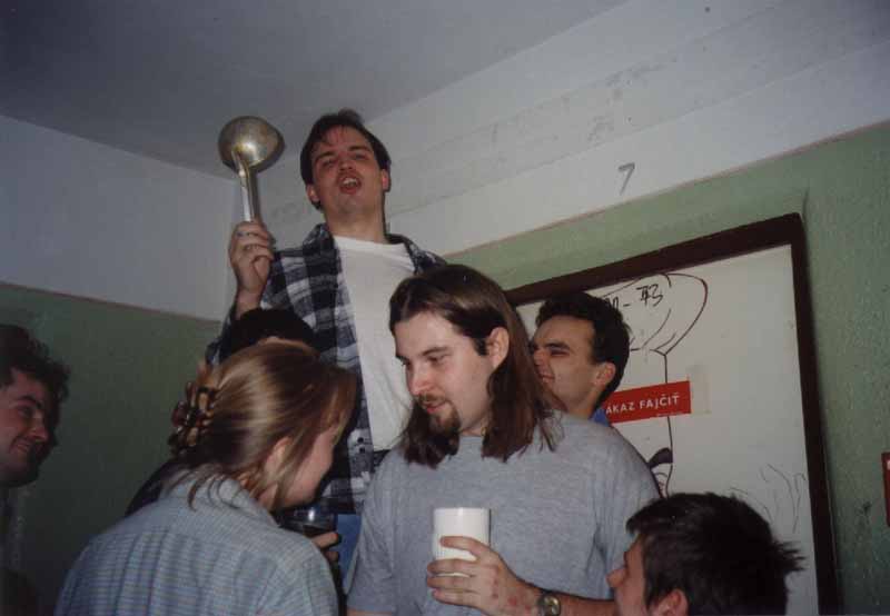 If picture is not shown here, it probably doesnot exist for this quality ... (choose another quality)