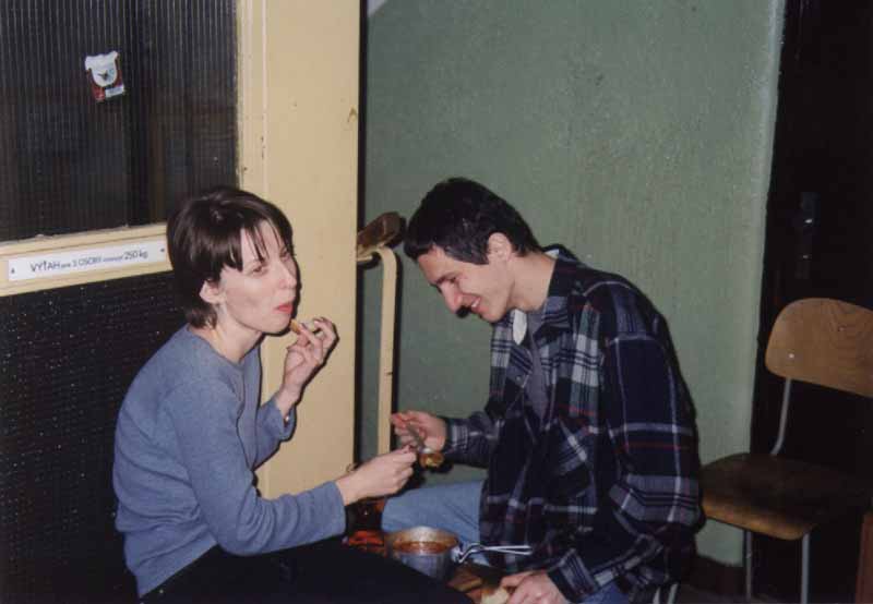 If picture is not shown here, it probably doesnot exist for this quality ... (choose another quality)