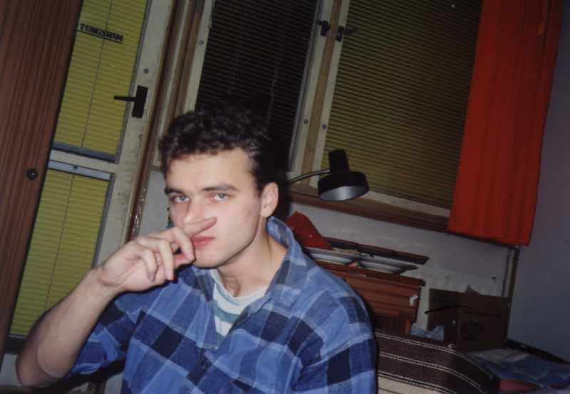 If picture is not shown here, it probably doesnot exist for this quality ... (choose another quality)