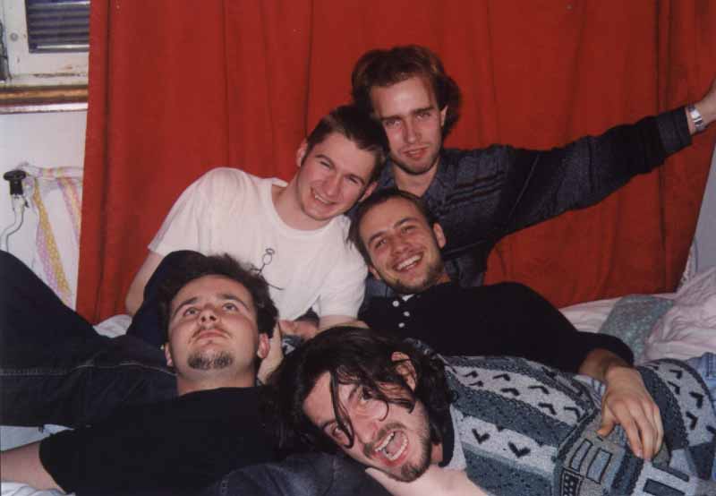 If picture is not shown here, it probably doesnot exist for this quality ... (choose another quality)