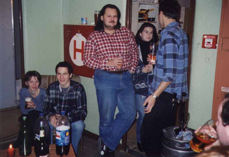 If picture is not shown here, it probably doesnot exist for this quality ... (choose another quality)