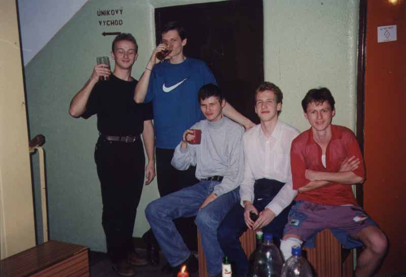 If picture is not shown here, it probably doesnot exist for this quality ... (choose another quality)