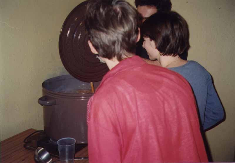 If picture is not shown here, it probably doesnot exist for this quality ... (choose another quality)