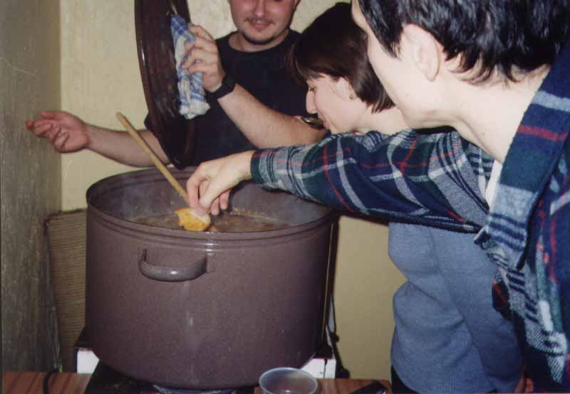 If picture is not shown here, it probably doesnot exist for this quality ... (choose another quality)